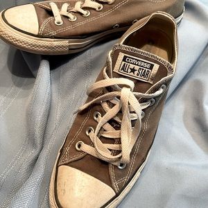 Converse women’s size 9
